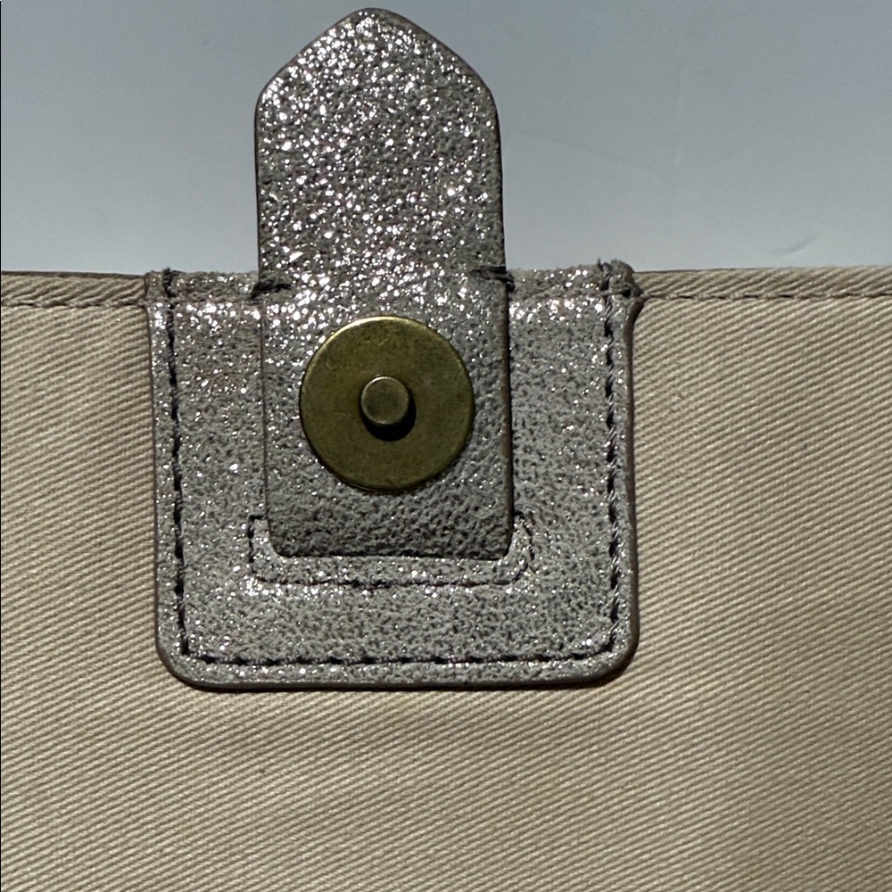 Fossil Elegant Metallic Shoulder Bag - Picture 7 of 11